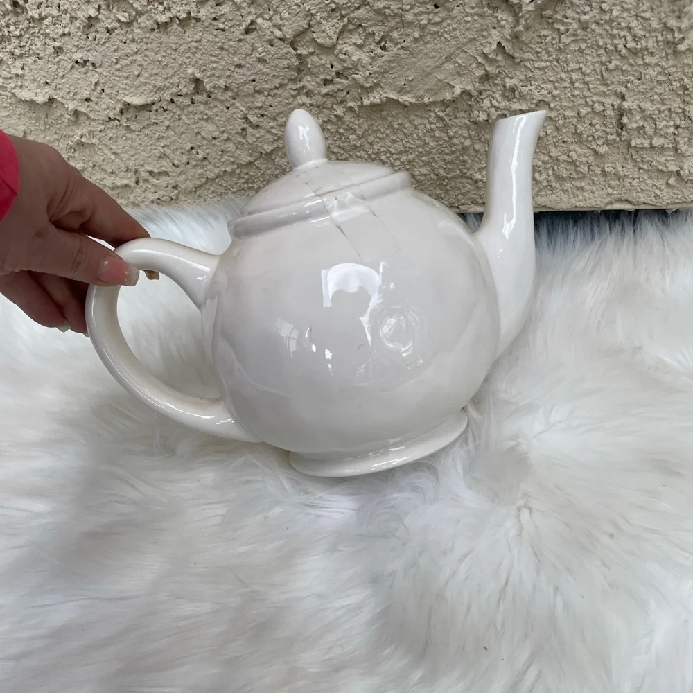 RAE DUNN TEAPOT